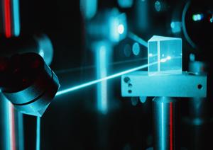 短時間で簡単に組み立てられるパイプ車庫